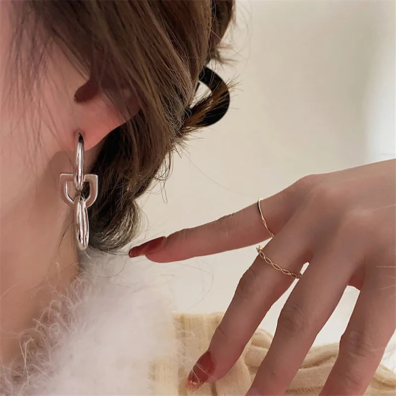 Irregular Metal Pendant Earrings European American Style Personality Fashion Stud Earrings Ms Girl Travel Wedding Accessories